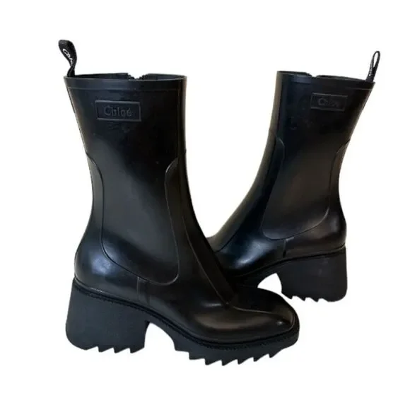 CHLOE Betty Black Rain Boots - Picture 3 of 12